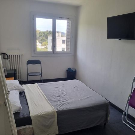 New Cheap Private Room, Kitchen , Overwieuw Sea,Tram On Spot, 12 Minutes From Nice Train Station With Tram , Beach In 17 Min Tram , Chambre Privee Pas Cher, Cuisine Equipee , Tram Sur Place, Apercu Mer, 12 Min De La Gare De Nice Avec Le Tram, 17 Min 외부 사진