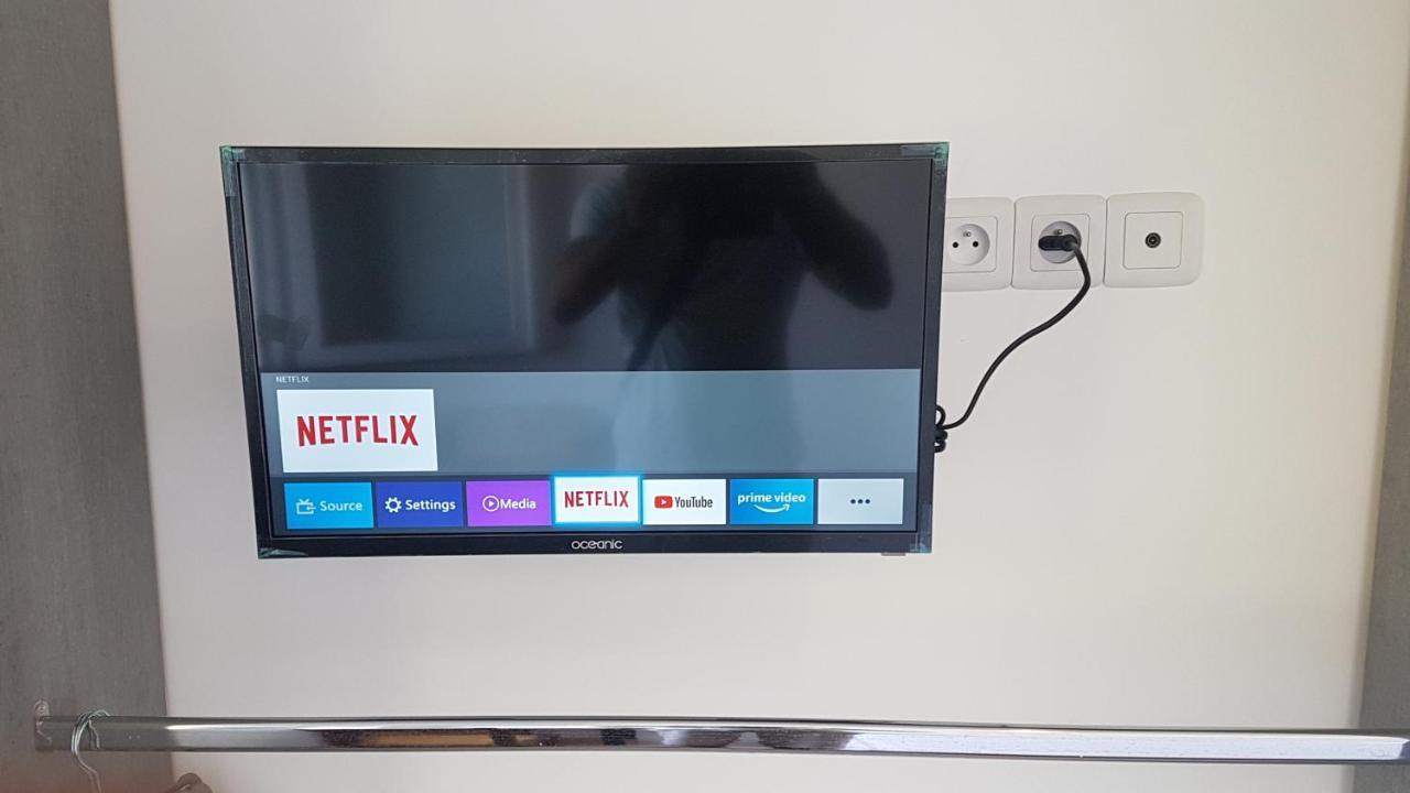 New Cheap Private Room, Kitchen , Overwieuw Sea,Tram On Spot, 12 Minutes From Nice Train Station With Tram , Beach In 17 Min Tram , Chambre Privee Pas Cher, Cuisine Equipee , Tram Sur Place, Apercu Mer, 12 Min De La Gare De Nice Avec Le Tram, 17 Min 외부 사진