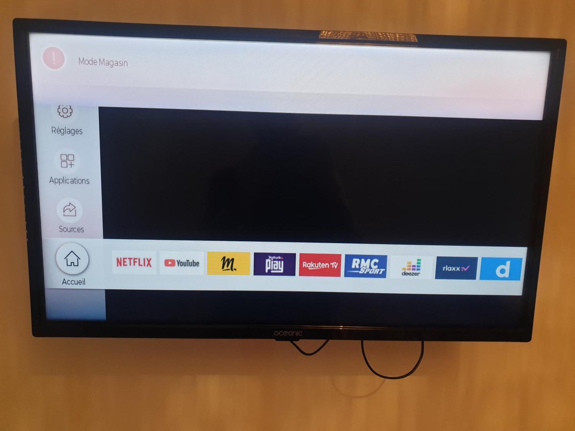 New Cheap Private Room, Kitchen , Overwieuw Sea,Tram On Spot, 12 Minutes From Nice Train Station With Tram , Beach In 17 Min Tram , Chambre Privee Pas Cher, Cuisine Equipee , Tram Sur Place, Apercu Mer, 12 Min De La Gare De Nice Avec Le Tram, 17 Min 객실 사진